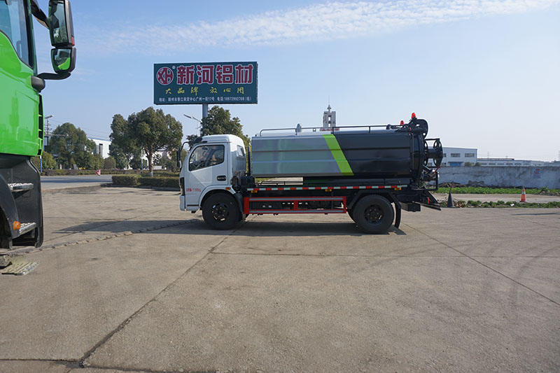 中洁牌XZL5180GQW6东风大多利卡清洗吸污车