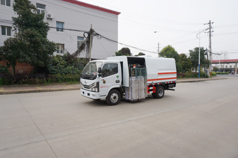 中洁牌XZL5070GQX6型护栏清洗车