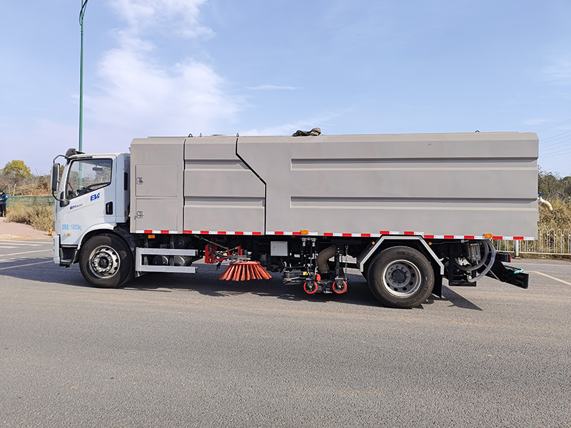 XZL5180TXSBEV型纯电动洗扫车