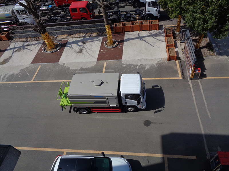 XZL5040TYH6型路面养护车