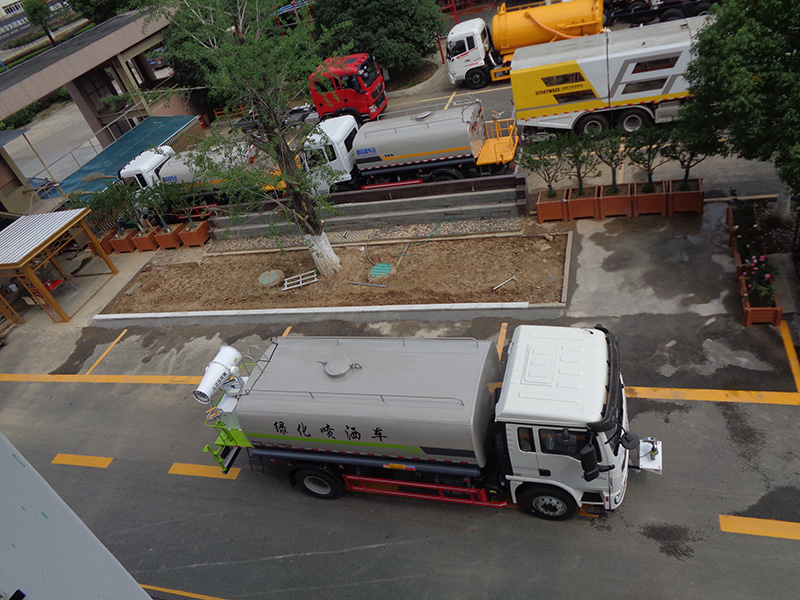 XZL5188GPS6S型绿化喷洒车