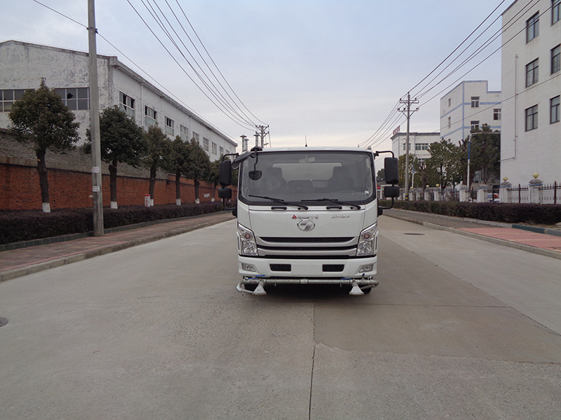 XZL5125GPSBEV型纯电动绿化喷洒车