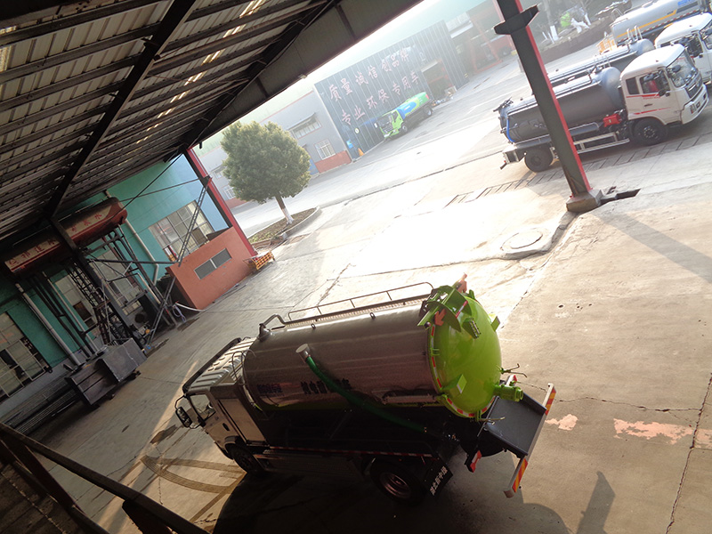 XZL5180GXWBEV型纯电动吸污车