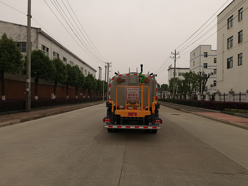 XZL5100GPS6型绿化喷洒车