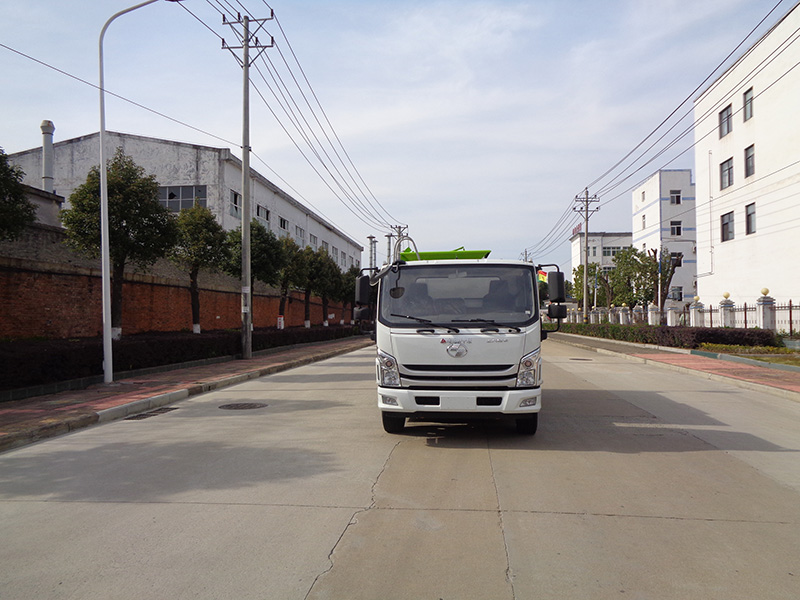 XZL5125ZZZBEV型纯电动自装卸式垃圾车