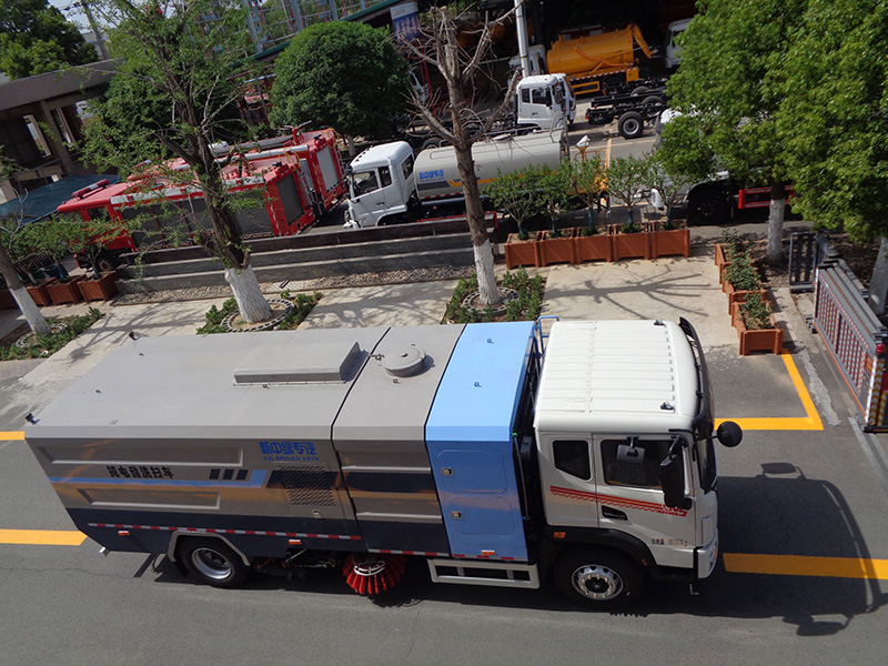 XZL5181TXSBEV型纯电动洗扫车